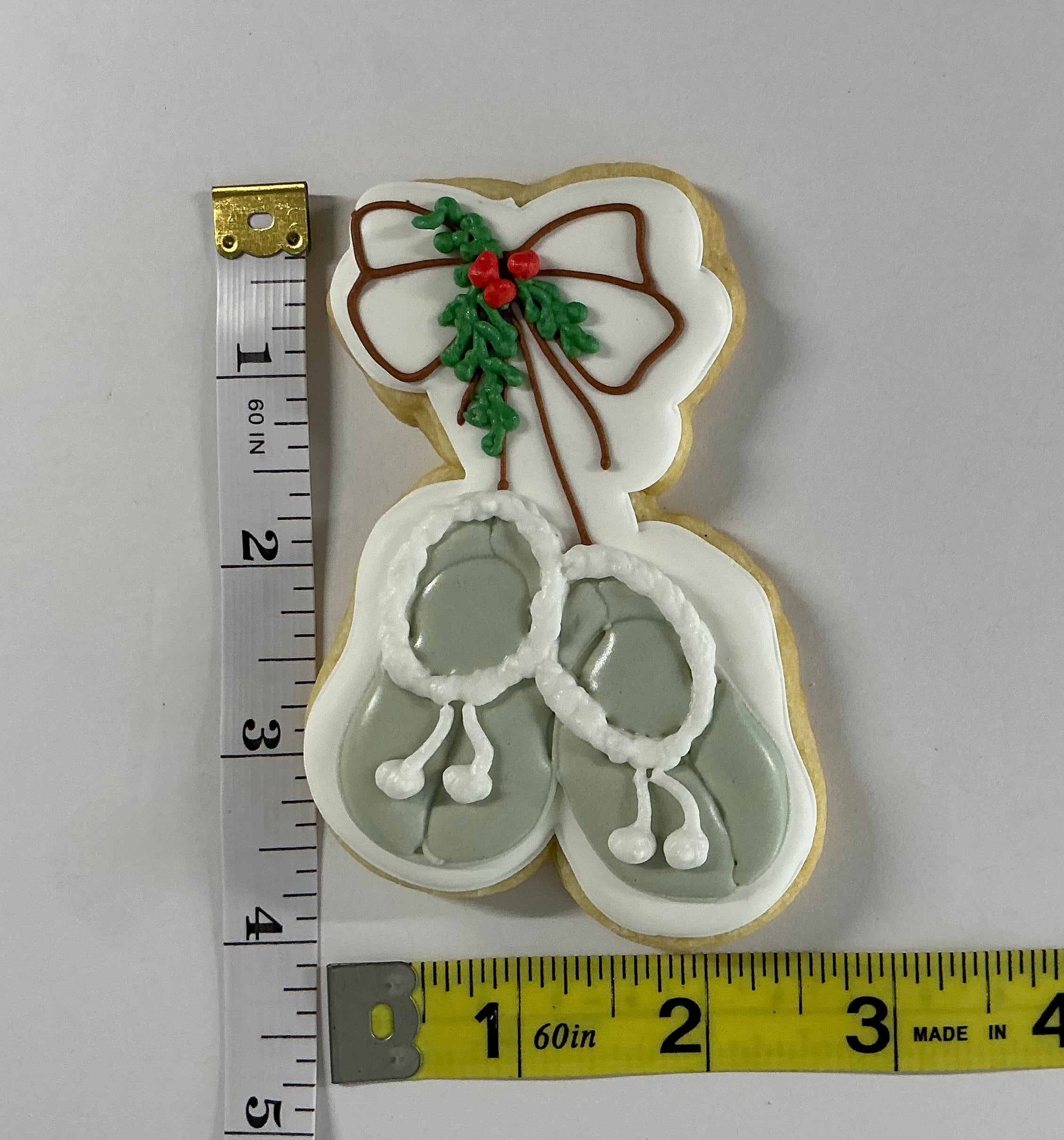 Hanging Baby Booties Cookie Cutter (B.25)